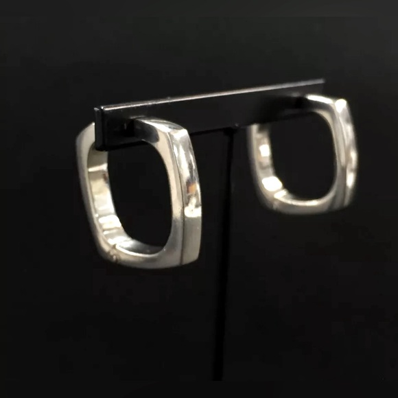 Gucci Sterling Silver Square Hoop Pierced Earrings - Picture 3 of 6